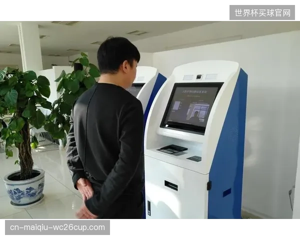 当智慧场馆普遍采用人脸识别引导服务时，残障人士的生物信息安全由谁来保障？